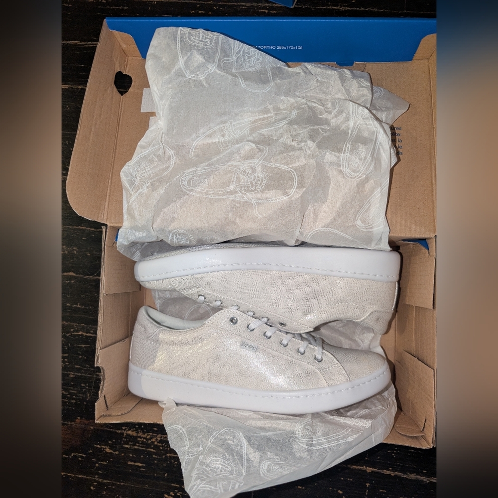 Keds Metallic White and Silver Sneakers Women's Size 8 NWT